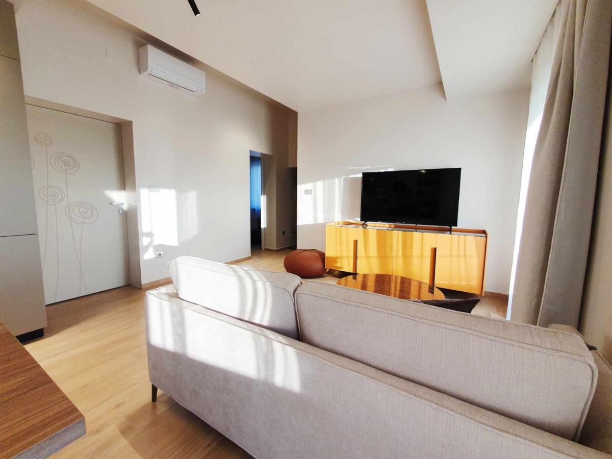 New Ana Design City Center Apartments Pula Exterior foto